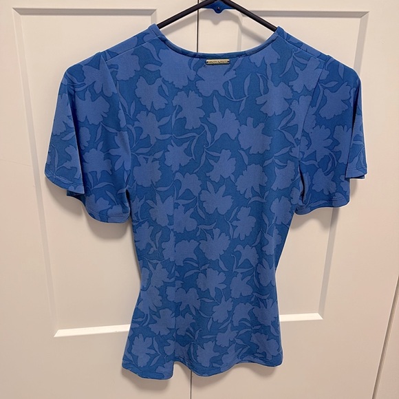NWT [MICHAEL Michael Kors] Printed Ruched Top in Grecian Blue Women’s Petite XS - Picture 9 of 13